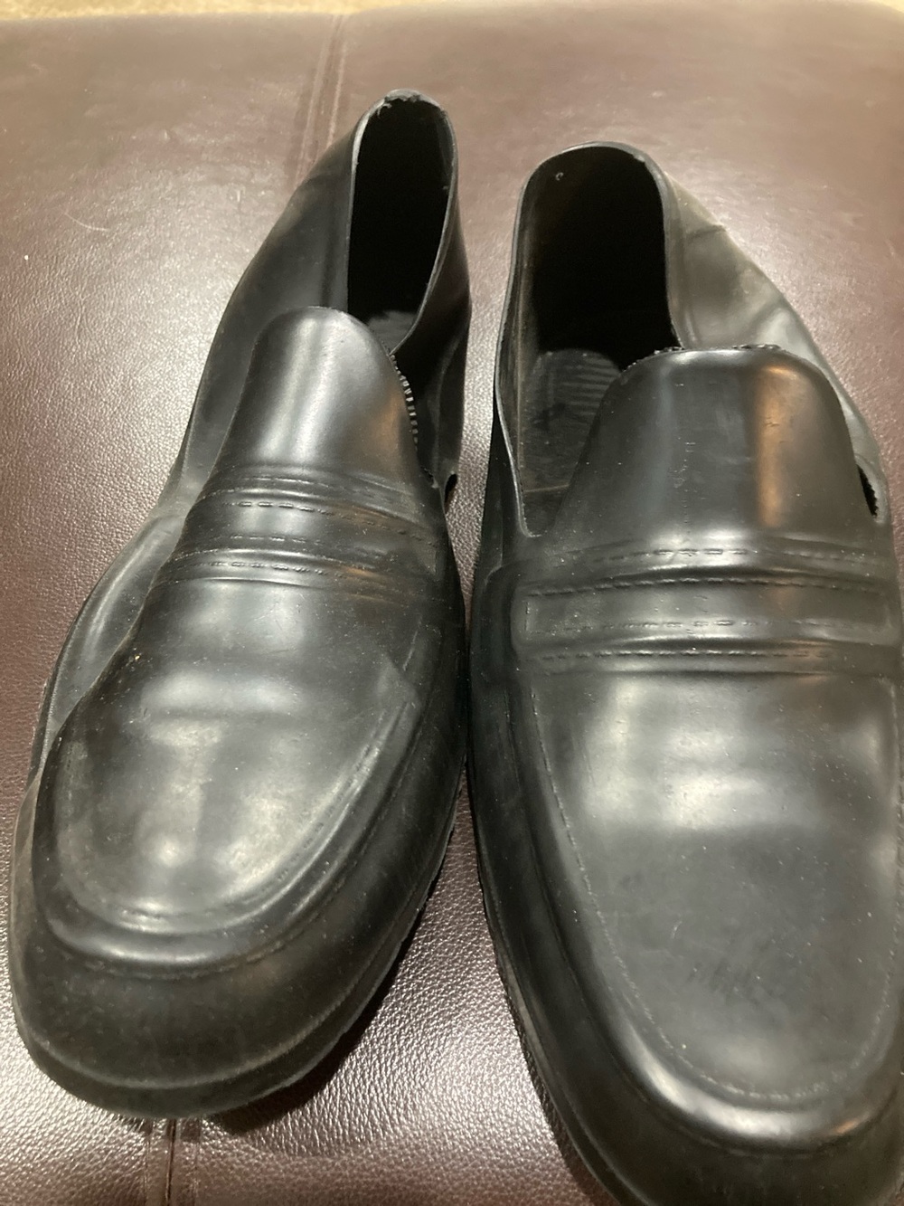 totes Black Men’s Slip-On Rain & Snow galloped